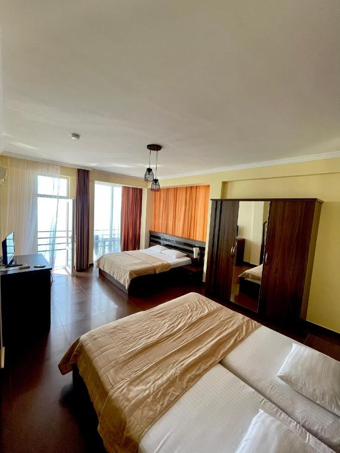 Hotel Lazuri In 크바리아티 외부 사진