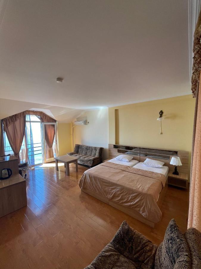 Hotel Lazuri In 크바리아티 외부 사진