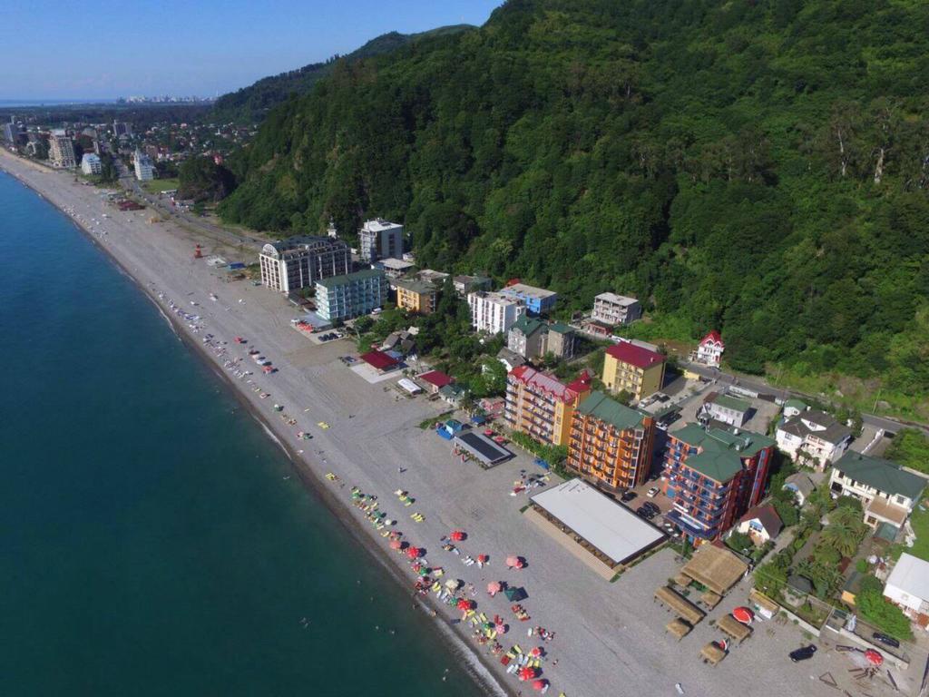 Hotel Lazuri In 크바리아티 외부 사진