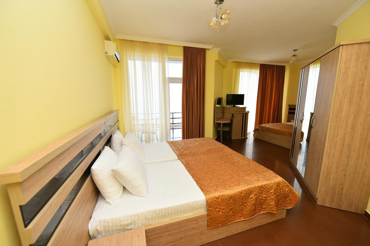 Hotel Lazuri In 크바리아티 외부 사진