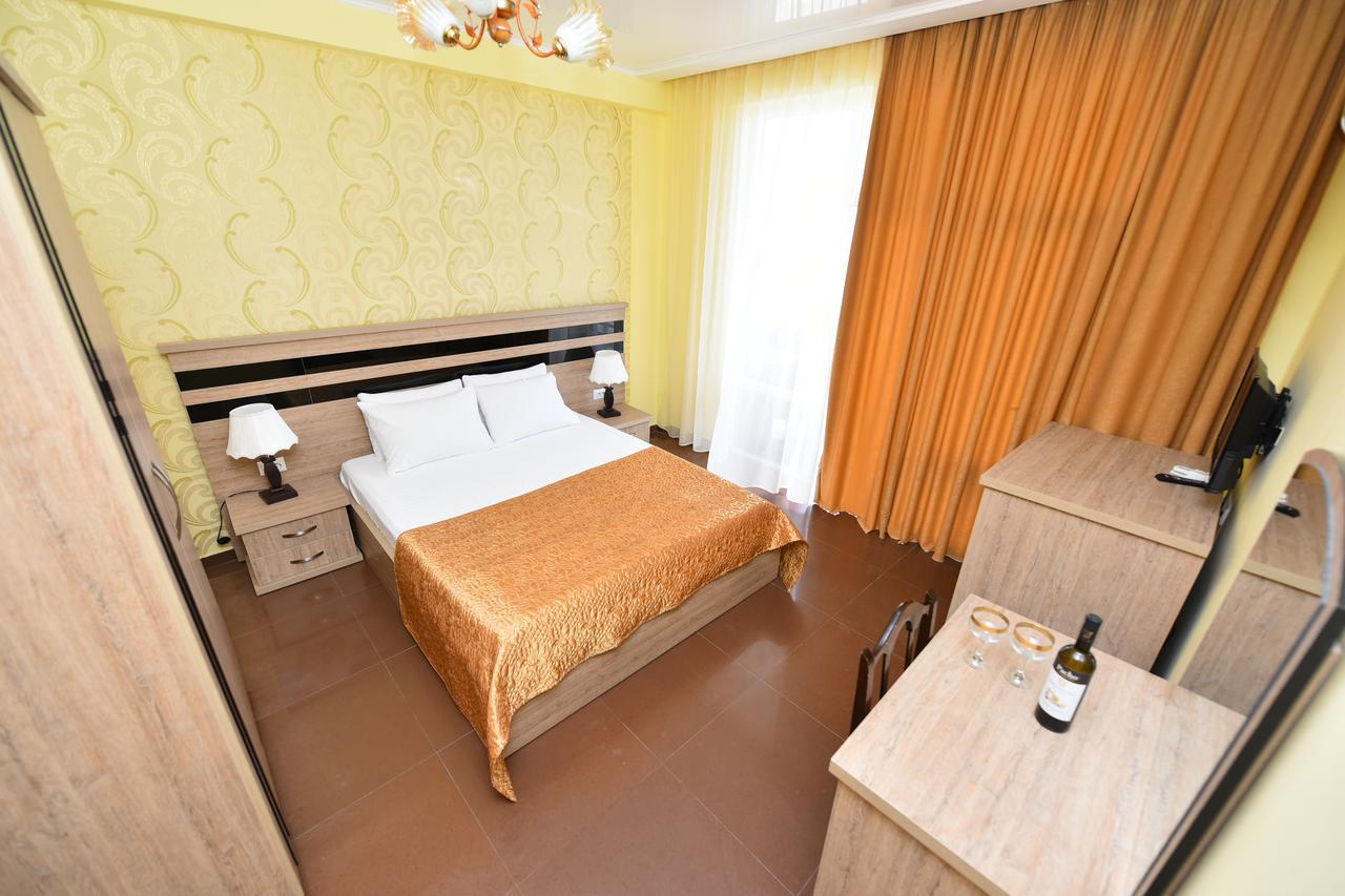 Hotel Lazuri In 크바리아티 외부 사진