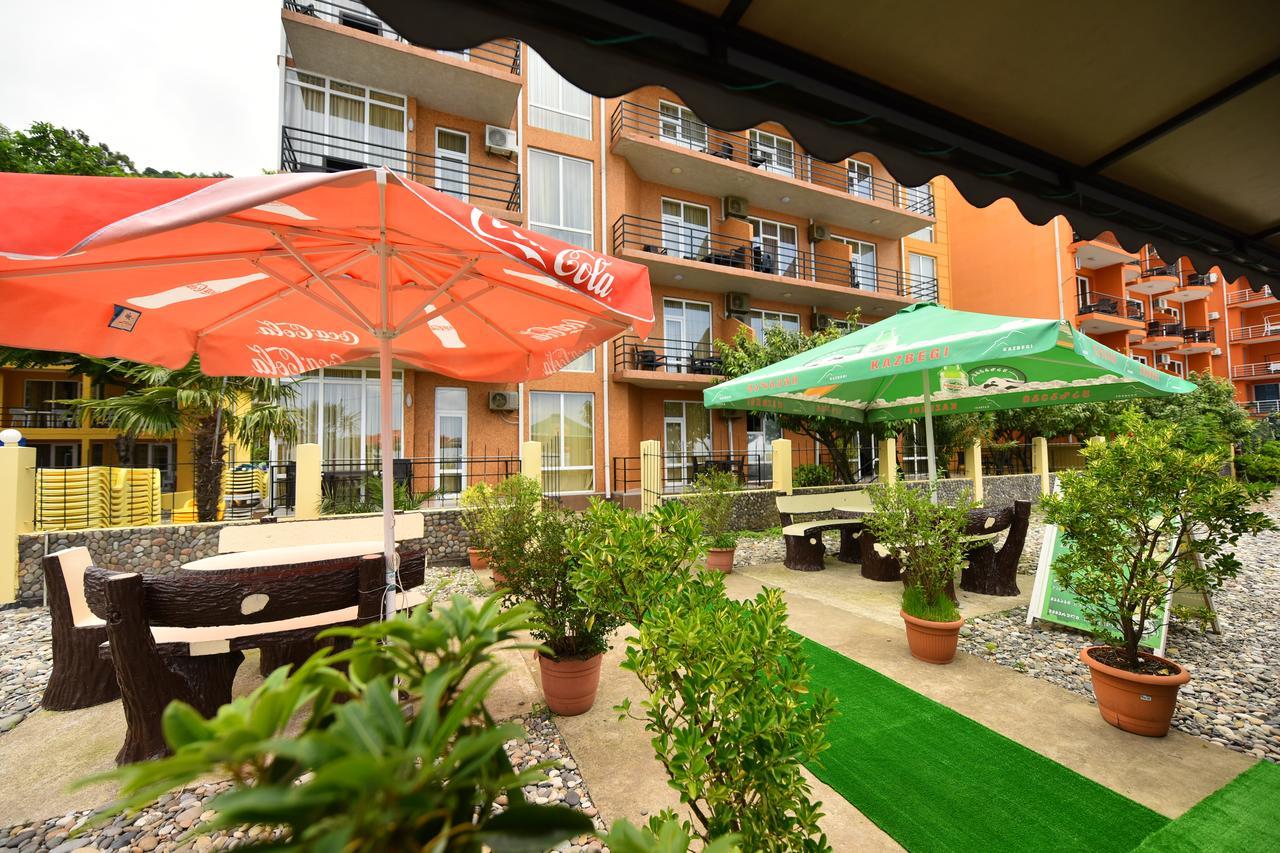 Hotel Lazuri In 크바리아티 외부 사진