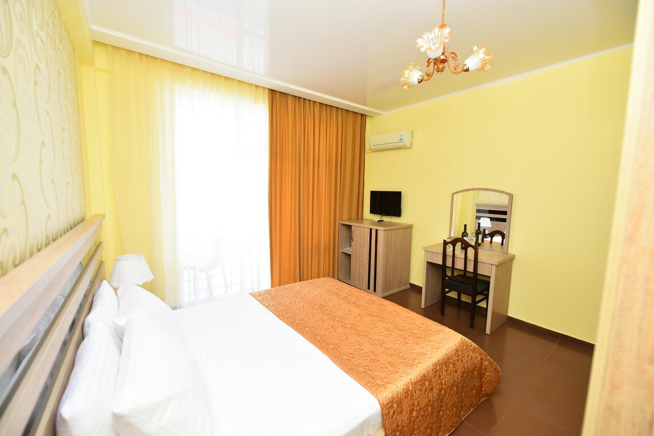 Hotel Lazuri In 크바리아티 외부 사진